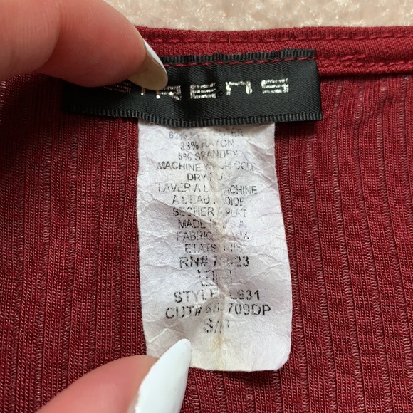 ❌SOLD❌ Zipper plunge neck cropped tee - Picture 2 of 2